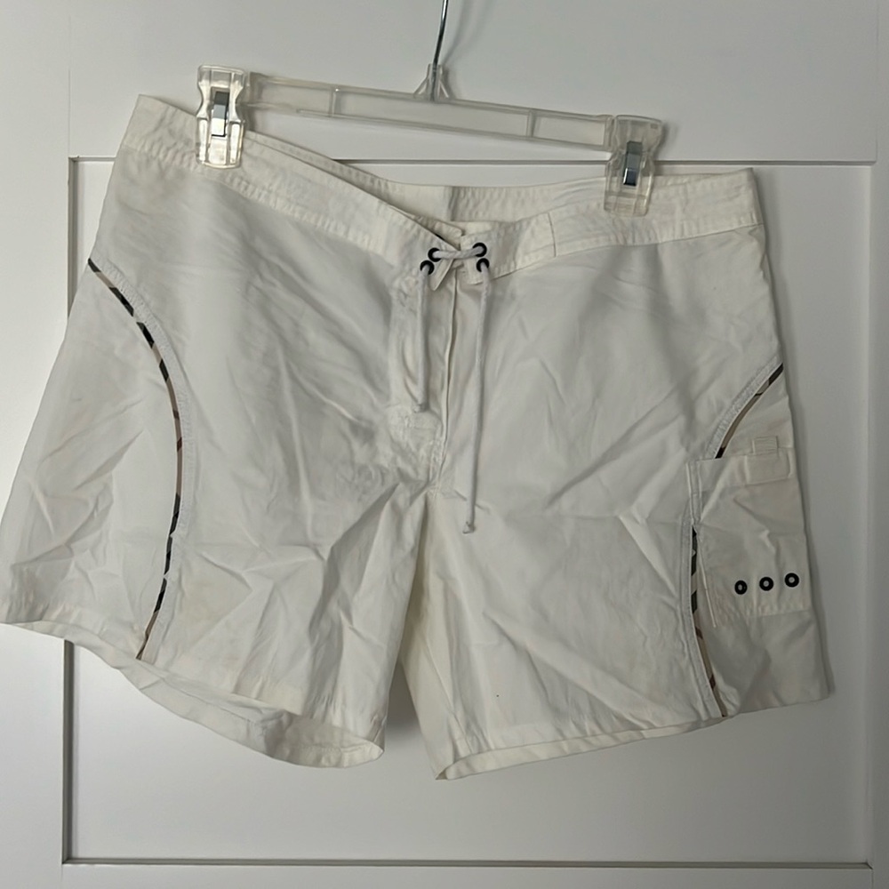 NWT BURBERRY WHITE SHORTS